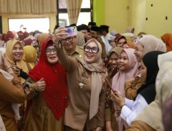Bupati Andi Ina: Guru Adalah Kunci Masa Depan Barru