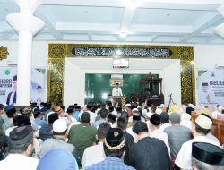 UAS dan Nurdin Halid Hadiri Tabligh Akbar di Masjid Agung Barru