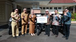 BNI Salurkan Bantuan Motor Pengangkut Sampah ke Pemkab Barru