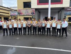 12 Anggota Satpam Unhas Terima Penghargaan dari Kapolrestabes Makassar