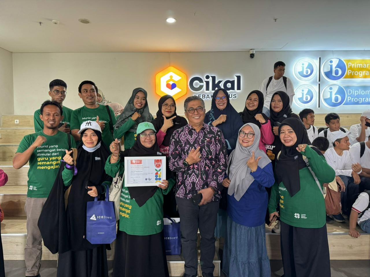 Barru Terima Penghargaan Mohammad Syafe’i Awards di Ajang Temu Pendidik Nusantara XII