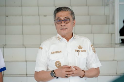 Abustan Beri Pesan Sportivitas bagi Kontingen Futsal Barru