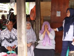 Wujud Solidaritas, PGRI Sidrap Salurkan Rp117 Juta untuk Korban Kebakaran di Panreng