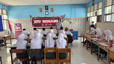 Ratusan Siswa SMAN 6 Soppeng Ikuti Program KPU Mengajar