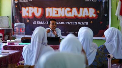 KPU Wajo Gelar Program “KPU Mengajar” untuk Pemilih Pemula di SMAN 3