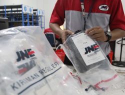 JNE Resmi Jadi Official Logistics Partner Konser “Dua Delapan” Padi Reborn 2026