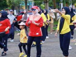 Bupati Andi Ina Dorong Masyarakat Barru Hidup Sehat, Berolahraga di CFD di Alun-Alun Colliq Pujie