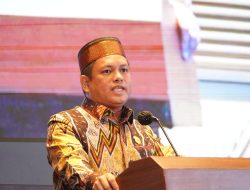 Wakil Ketua DPRD Sulsel Sufriadi Arif Beri Hadiah Umroh pada Kegiatan Halal Bihalal Kesatuan Masyarakat Wajo
