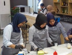 Poltekpar Makassar Bekali Mahasiswa dan Warga Ilmu Usaha Minuman Kopi