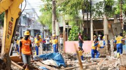 Penertiban PKL di Bontoala Pakai Alat Berat  Berjalan Lancar