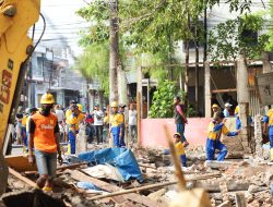 Penertiban PKL di Bontoala Pakai Alat Berat  Berjalan Lancar