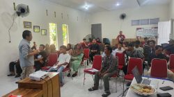 Dosen Ilmu Kelautan Unhas Edukasi Warga Desa Palipi Soreang Olah Hasil Perikanan Lewat Pengabdian