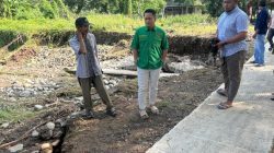 Tinjau Proyek Ruas Jalan Longsor di Wajo, Wakil Ketua DPRD Sufriadi Minta Dinas PUTR Segera Perbaiki