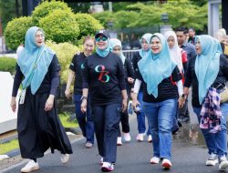 Bupati Barru Meriahkan Jalan Sehat Reuni Alumni 1993 se-Kota Makassar