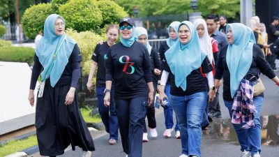 Bupati Barru Meriahkan Jalan Sehat Reuni Alumni 1993 se-Kota Makassar