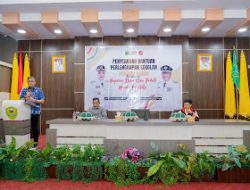Pemkab Barru dan Yayasan Ibnu Sina Peduli Salurkan Bantuan Perlengkapan Sekolah untuk 100 Siswa SD