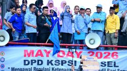 Dalam Sehari, Ketua DPRD Sulsel Temui 3 Kelompok Pendemo May Day Meskipun Hujan