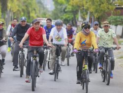 Bupati Barru Bersepeda Tinjau Sudut Kota