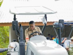 Pemkab Barru Tegaskan Transparansi Penyaluran Alsintan, Wabup Turun Langsung Temui Kelompok Tani