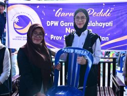 Ketua DPW Garnita Malahayati Sulsel Cicu Serahkan Kursi dan Bingkisan untuk Anak-anak PAUD di Tallo