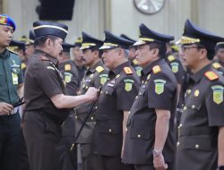 Jaksa Agung Resmi Lantik Muhammad Syarifuddin Sebagai Kajati Sulsel Tekankan Integritas dan Penegakan 