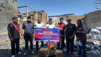 Aksi Cepat Respons Bencana, Bosowa Peduli Salurkan Bantuan Sembako untuk Korban Kebakaran di Kandea