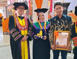 Raih IPK 4,00 Program Doktor, Dosen PBSI Unkhair Sasmayunita Jadi Wisudawan Terbaik di UNM