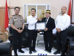 Respon Cepat Kasus Penyekapan Warga, Pemprov Kaltara Serahkan Penghargaan Ke Tim Jatanras Makassar 