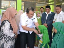 Pemkab Maros Bagikan Susu Lewat Sekolah dan Puskesmas, Sasar Anak hingga Ibu Hamil